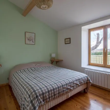 Gite Saint-Germain-Lembron, 3 Pieces, 4 Personnes - Fr-1-630-266 * Saint-Germain-Lembron