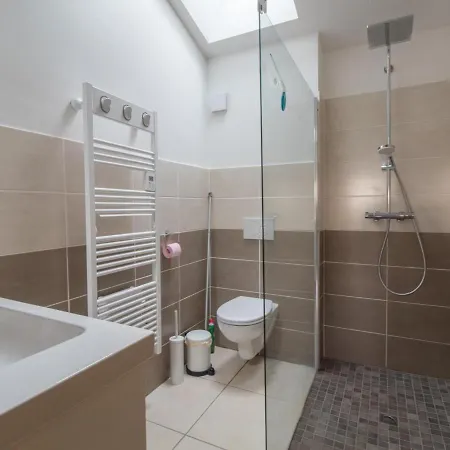 Gite Saint-Germain-Lembron, 3 Pieces, 4 Personnes - Fr-1-630-266